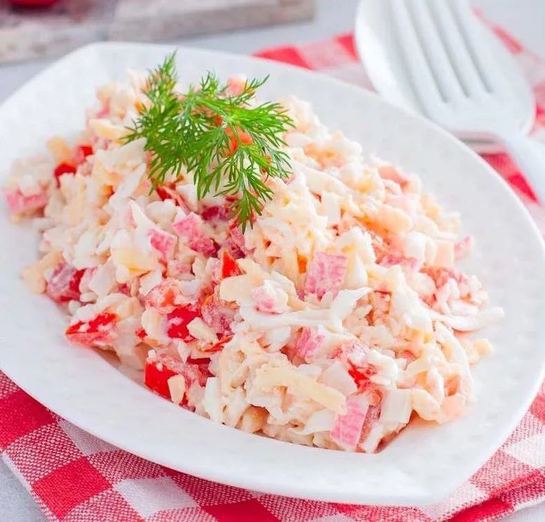 doma_vkysno_vsem в LOOKY — 🥕САЛАТ «МОРСКИЕ НАДЕЖДЫ»

✅Ингредиенты:
- Крабовые палочки 