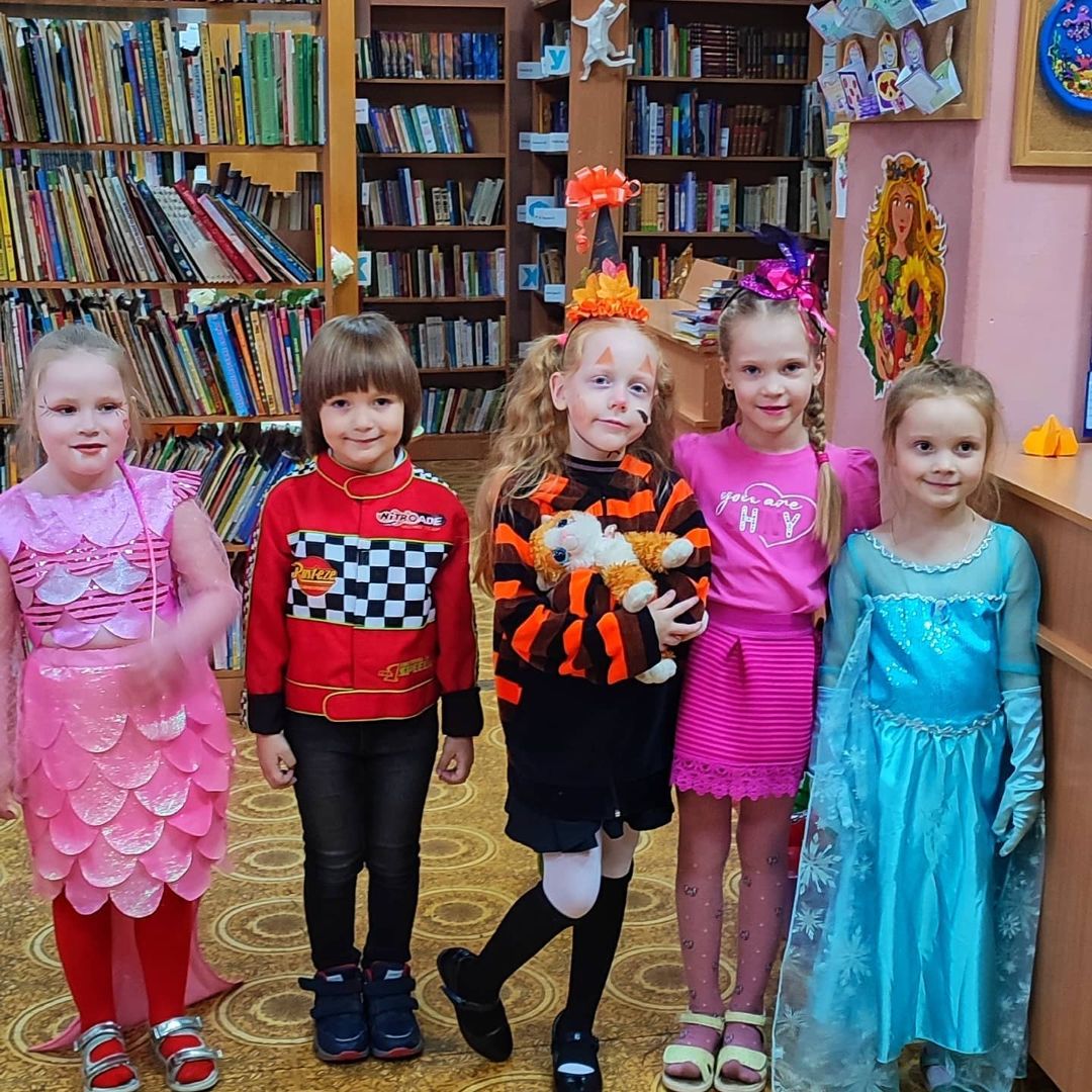 myfairytalesss in LOOKY. #HappyHalloween🎃#мойВлас👑#деткиконфетки🍬🍭❤️#нашаосень🍁#моймир🌎#смысл_жизни#ардип_мо#🎃🕸️🍂🍁👑🍃. #HappyHalloween🎃#мо...