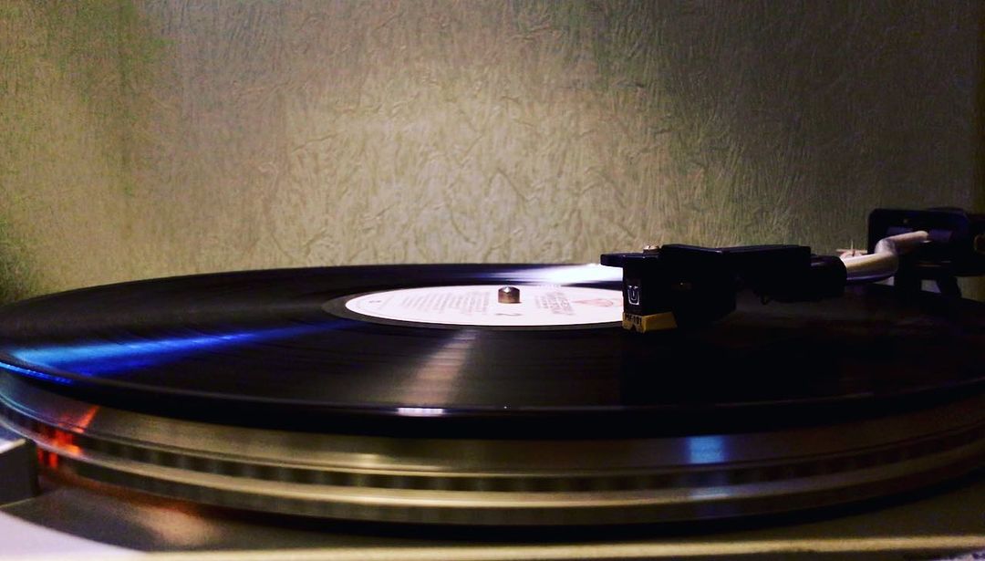 sarychevlesha в LOOKY. #винил,#виниловыепластинки,#vinyl,#vinylcollection,#vinylrecords. Осень, вечер, Nail L...