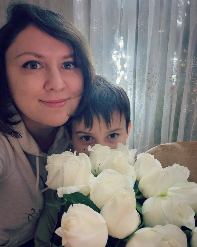 arisol.gt в LOOKY. . Несём цветочки бабуш...