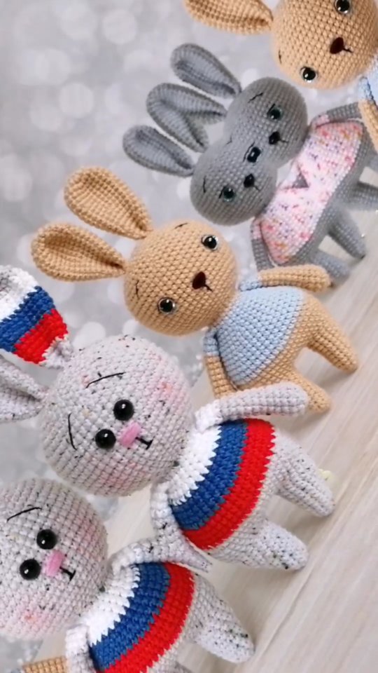 kravchenko_toys в LOOKY. #амигуруми,#игрушкиручнойработы,#игрушказайка,#символгода2023,#подарокнановыйгод,#чтоподарить. Мальчики зайчики в н...
