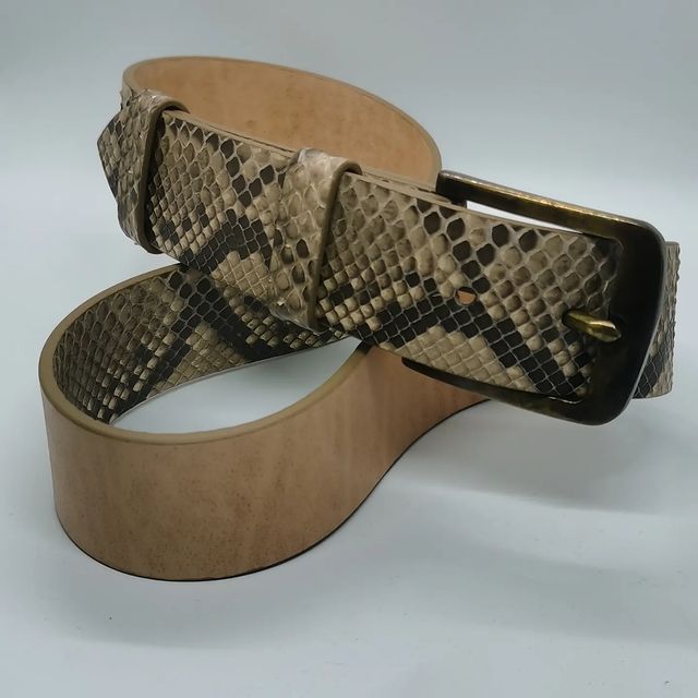 artisan056 в LOOKY. #belt,#leatherbelt,#pythonleather,#pitonbelt. .
Питон придаст инди...