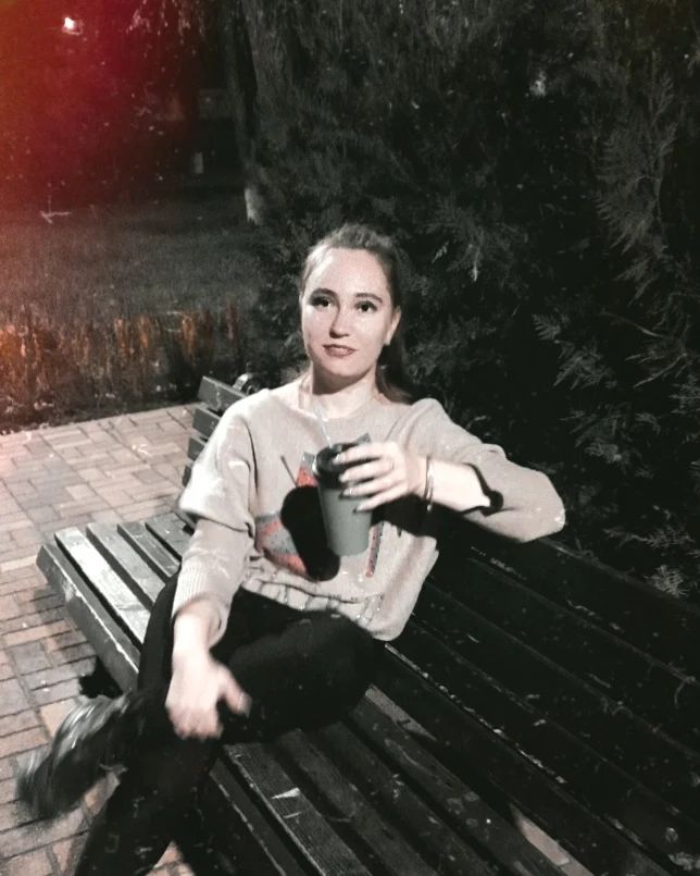 __natanosova___ в LOOKY — Сложно так жить, когда не знаешь, подруга ты ему, или любима