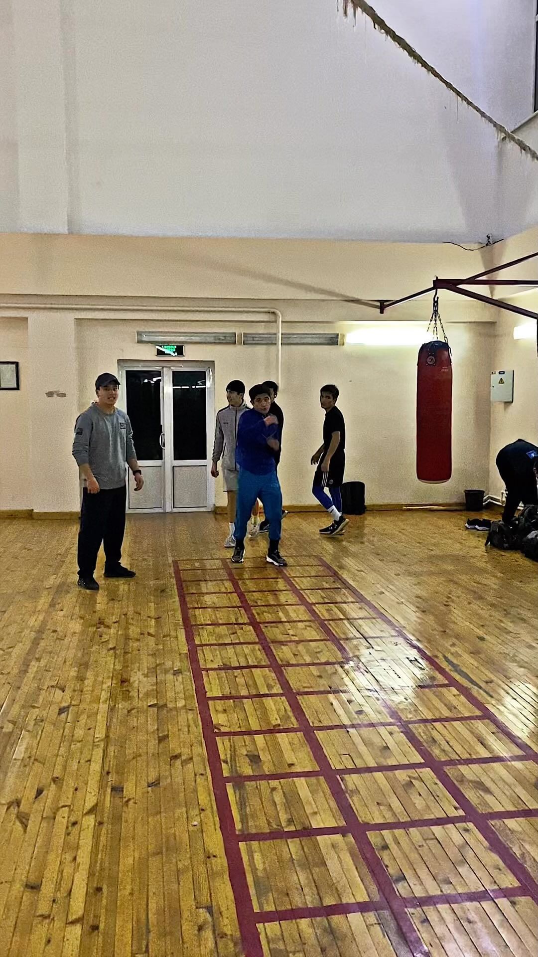 farukh_rakhmatullaev in LOOKY. #lovestory,#lover,#kidbox,#kidboxing,#boxing,#boxingday,#boxingtraining,#boxing👊,#nakaut,#ufc,#ufcbrooklyn,#ufc223,#ufc232,#ufcfortaleza,#ufcfightnight,#ufc234,#ufc229,#boyka,#boy,#yuriboyka,#wrestlingmemes,#wrestling,#бойка#мма,#ммас,#уфс#uzbekistan,#uzbvideo. 👊🏻👊🏻👊🏻👊🏻
⠀⠀⠀...