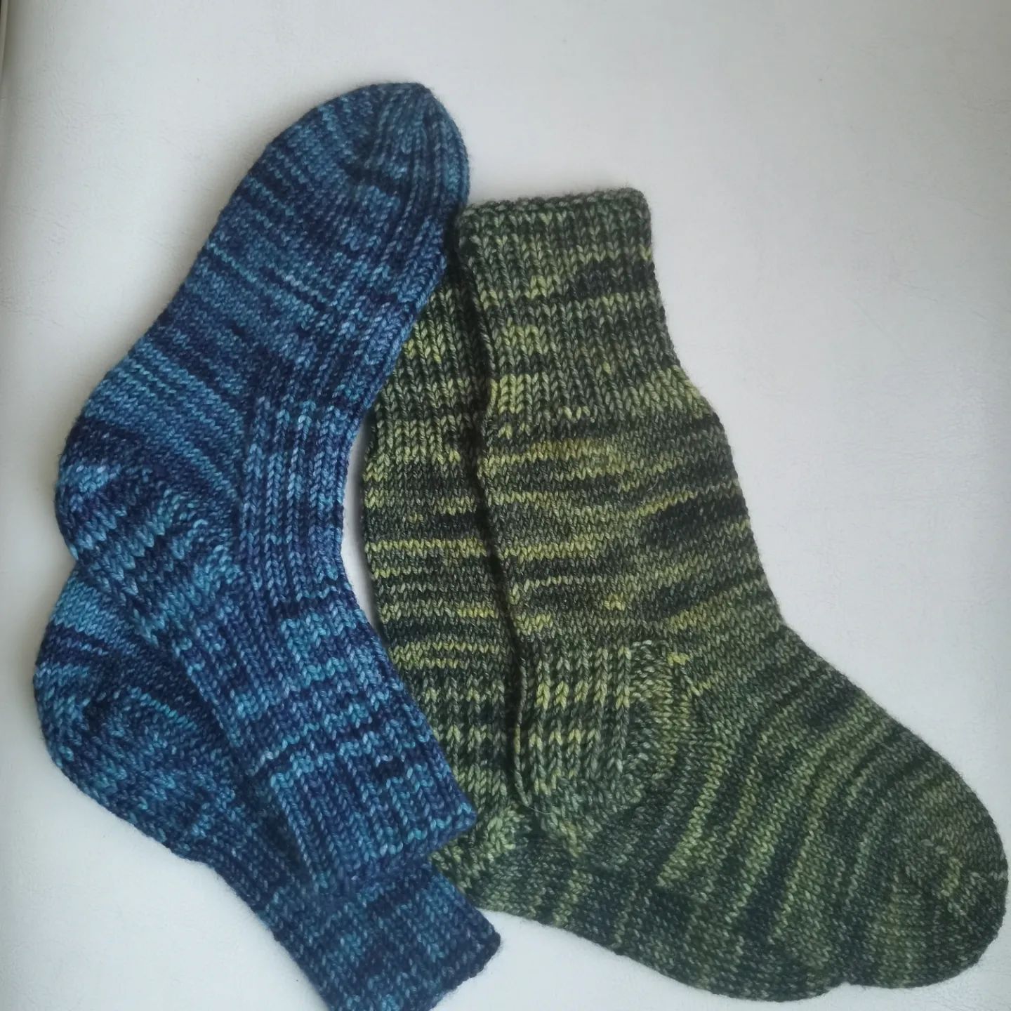 tomovna в LOOKY. #knitprokarbons,#барнаул,#магазинпряжи,#магазинпряживбарнауле,#socks,#носкиспицами,#ручнаяработа,#люблювязать,#вяжуспицами,#tomovna_knittlng,#пряжаизтурции,#носочнаяпряжа,#gazzalhappyfeet. Вязала очередную ска...