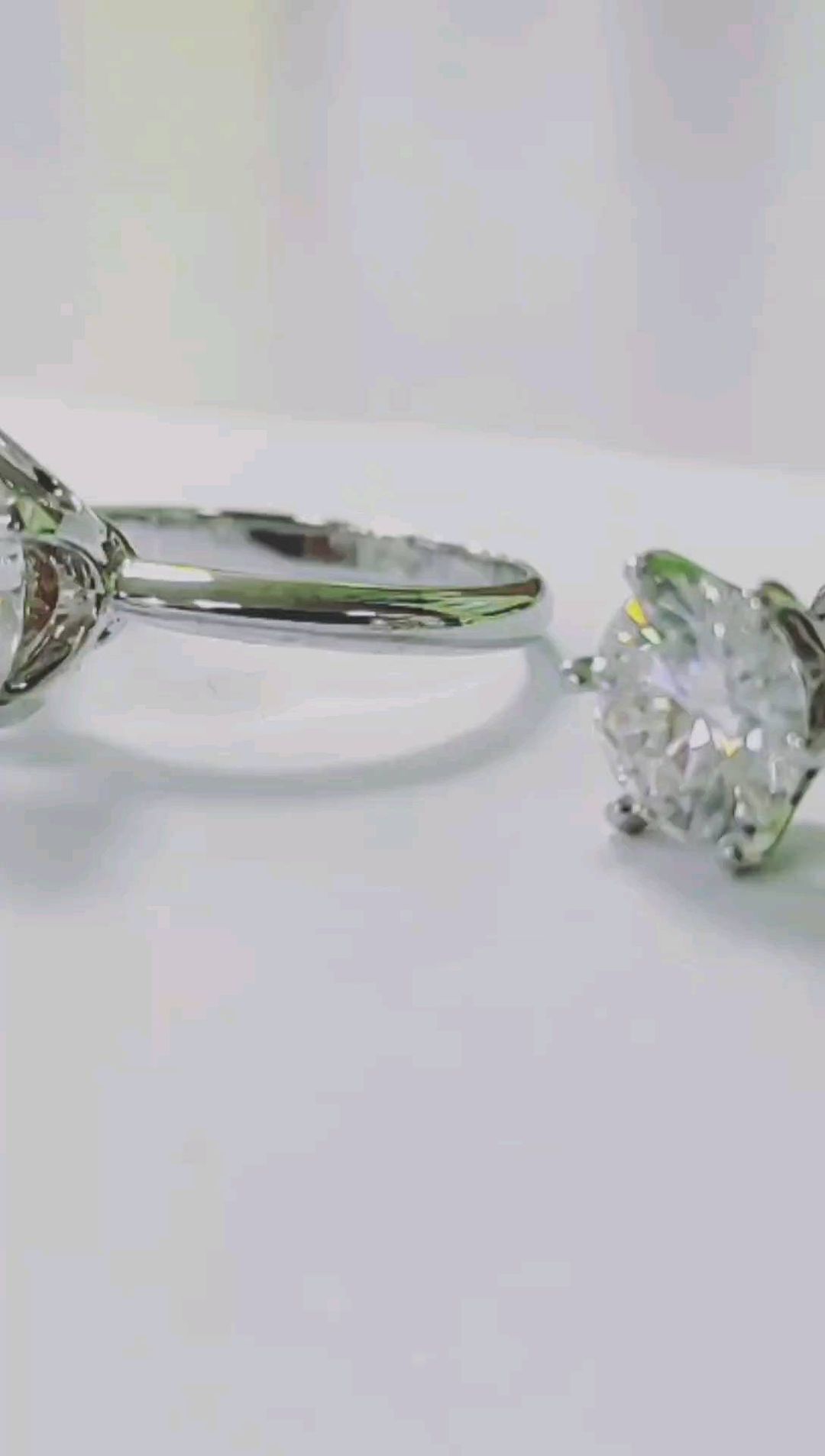 zoloto.sezona в LOOKY. #муассанитами,#exclusivering,#earringsmuassanites,#russiajeweller,#муассаниты,#украшенияизплатины,#комплектсмуассанитами,#ювелирпермь,#ювелирмосква,#89226429939. Ювелирные украшения ...