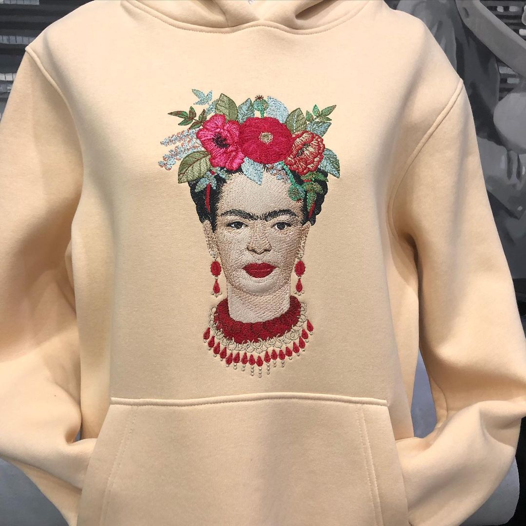 embro.ru in LOOKY. #вышивкаволгоград,#волгоград,#подаркинановыйгод,#волгоградодежда,#худисвышивкой. Худи с вышивкой на л...