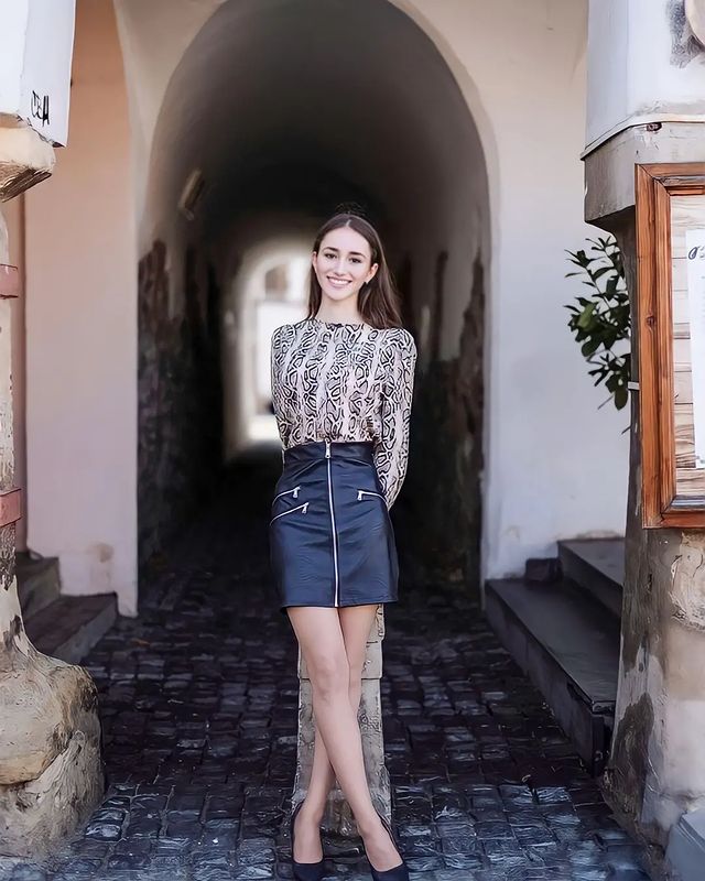 iamlidia_20 в LOOKY. #smiledesign,#littlebaby,#girlswhokissgirls,#kissme,#hair,#love,#hear,#amore,#locs,#places,#sibiu,#drees,#shorts,#instagood,#instagram,#go,#istanbul,#romania,#eyes,#places,#ilovemydog. Small circle, privat...