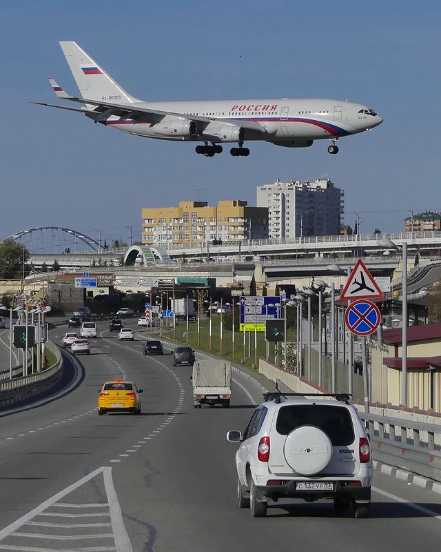 j_o_n_k_a в LOOKY. #ra96023,#il96,#ил96,#Адлер,#Сочи,#aer,#аэропортАдлер,#споттинг. #ra96023 #il96 #ил96...