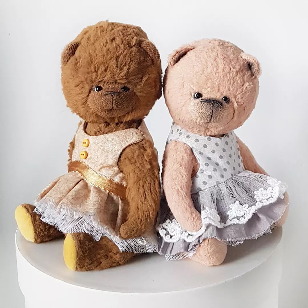 anna_teddykids в LOOKY — Две моих больших мишки. 17 и 20 см. Для меня они просто огро