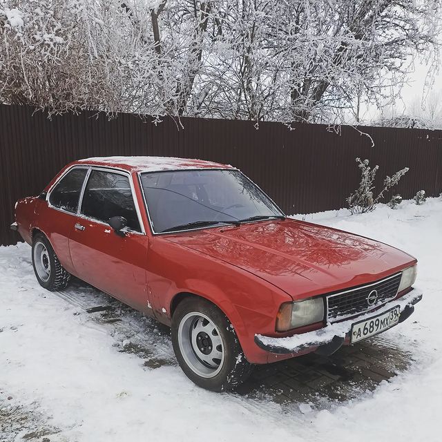 gladkovmax в LOOKY. #kaliningrad,#retroauto,#opel,#opelascona. Поставил зиму на зве...