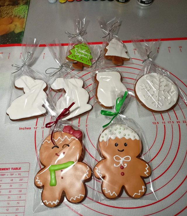 g.pamia в LOOKY. #пряникиворонеж,#пряникиназаказ,#пряничныебукеты,#пряничныераскраски,#съедобныеподарки. В наличии 🎄🍯🍪 #пр...