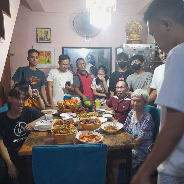 kwinaro в LOOKY. . Noche Buena 💛 Merry...