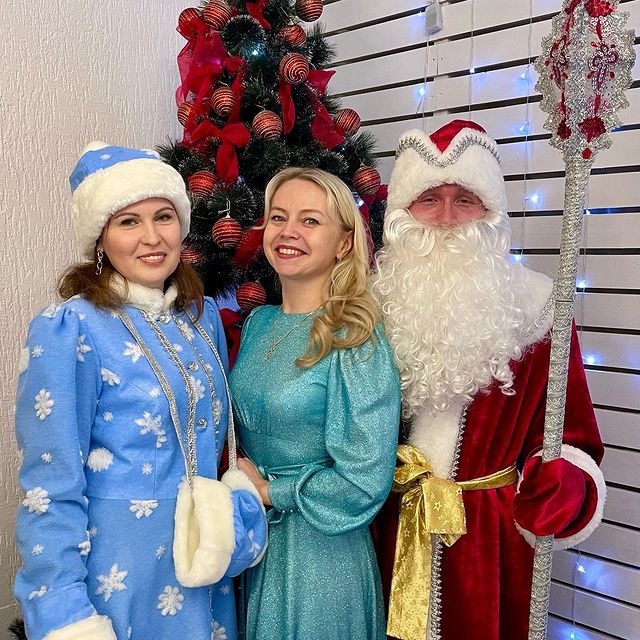 o.lezhnina_ в LOOKY. #мир,#НовыйГод!,#ОльгаЛежнина,#НеЖдитеЧудесЧудитеСами,#торжестваручнойработы,#Палитра_праздников,#скороНовыйГод,#базаотдыхаКонтраст. 🎄Зимою #мир станови...