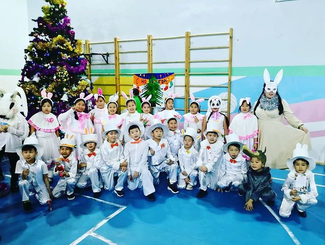 demonstratorizmereniy в LOOKY. . Зайчишки 2 б 🎄🎄🎄