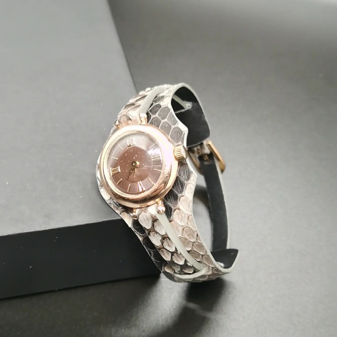 artisan056 в LOOKY — .
Змея и золото, думаю хорошее сочетание.