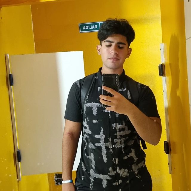 elias.7o7 в LOOKY. . momento baño