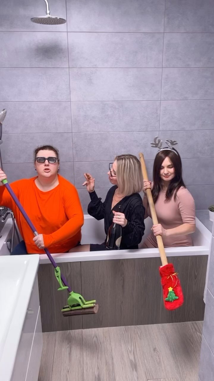 ta.maer в LOOKY. . Трое в лодке, среди ...
