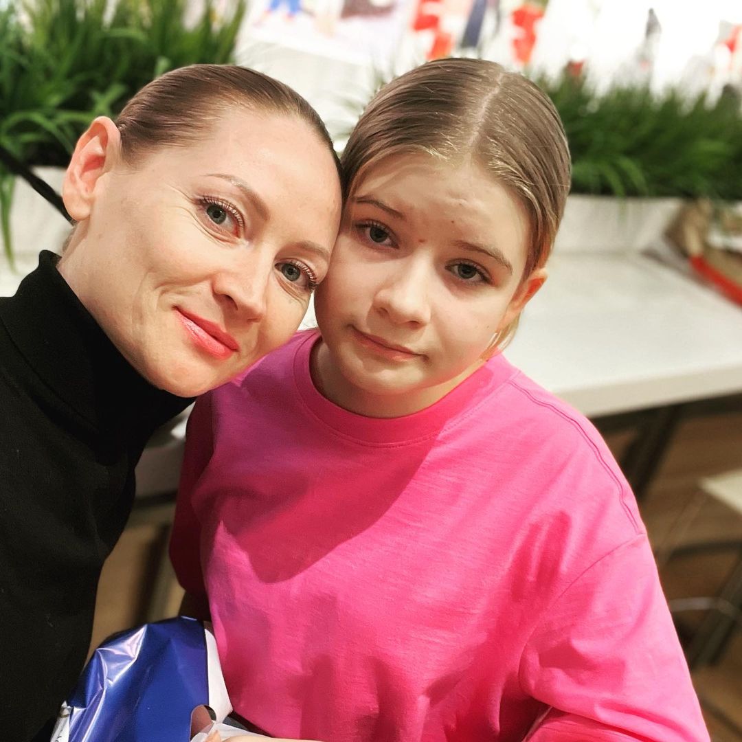 Теперь вместе с дочей гуляем по магазинам и выбираем косметику 😘 #моядочка#любимаямоя