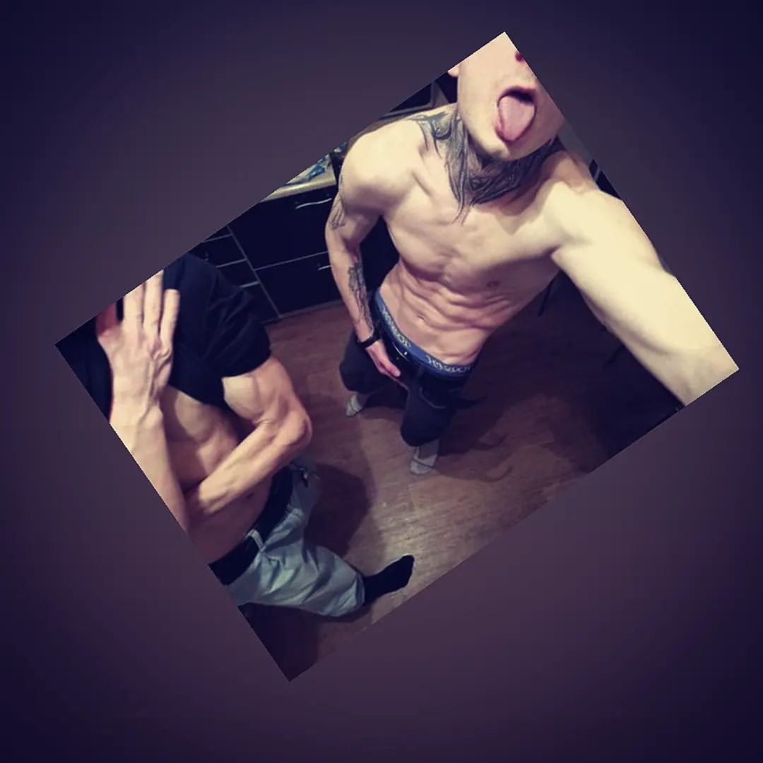 satana_immortal_666 в LOOKY — Я не продаюсь но за деньги да $$$😈😋😏