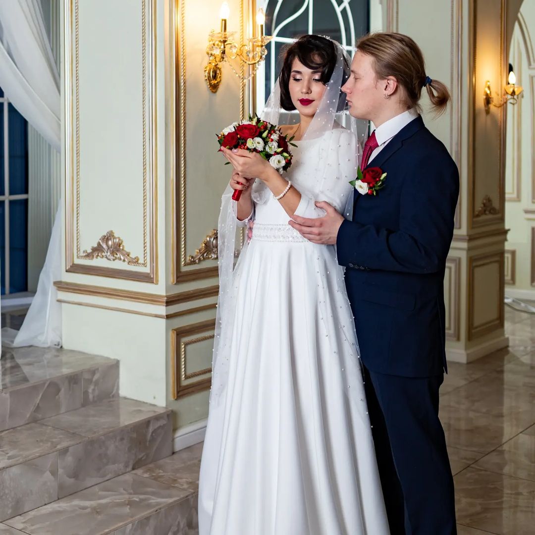 Сегодня нашей семье 3 года ❤
Не знаю что сказать. Скажу только, что пролетели они незаметно, как будто вчера поженились 🙃
Три года назад нас было двое, а 11.11.2022 наша семья пополнилась. Теперь у нас есть маленький человек, которому сегодня исполнилось 2 месяца. 
Любви, мира и добра нам, @nibelskum . ❤❤❤