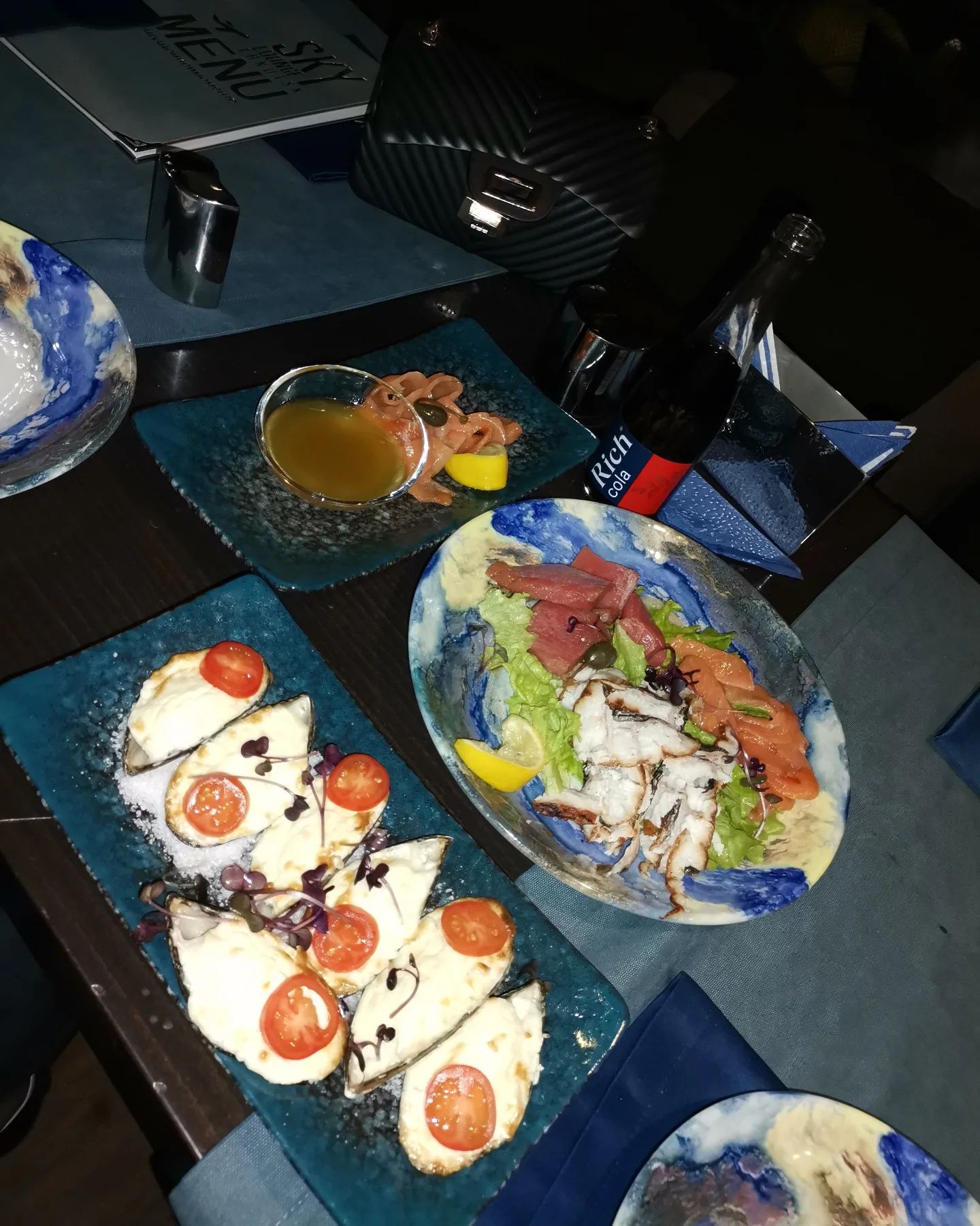 mitsubist в LOOKY. . @sky_lounge_cafe @vi...