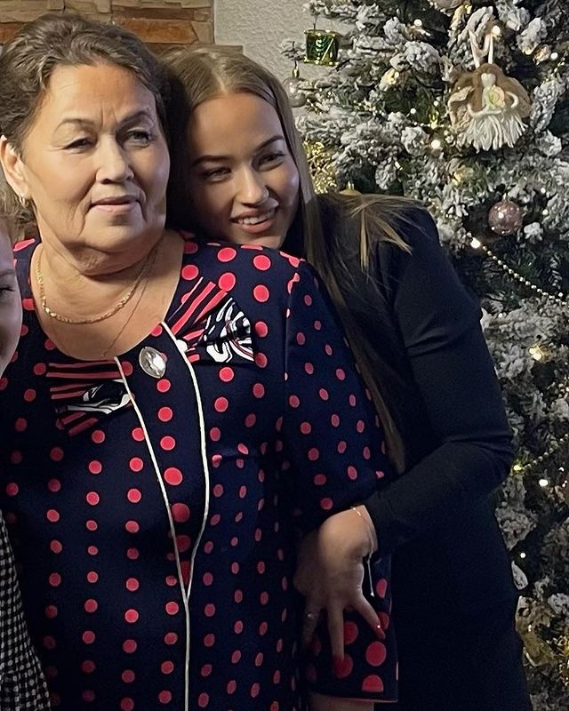 vadumova в LOOKY. . ❤️

 «Только никому ...