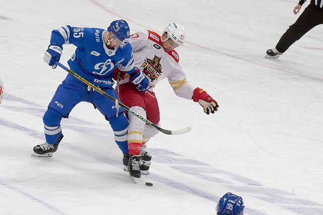 andrey_bogatow в LOOKY. #Andrey_Bogatow,#khl,#россия,#кхл,#nikon,#hokkey,#хоккей,#министерствоспорта,#спорт,#динамо,#динамомосква,#nikontop,#куньлунь,#соревнования,#москва,#втбарена,#тасс,#репортаж,#матч,#спортсмен. КХЛ
Динамо - Куньлун...