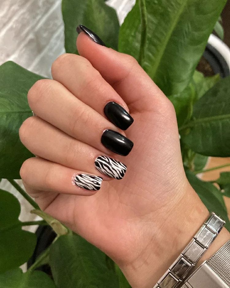 🦓🦄🦓 #гелевоенаращиваниекраснодар #гелевыеногти #гелевоенаращивание #гелевыйманикюр #наращиваниеногтей #наращиваниекраснодар #наращиваниегелевыхногтей #полигельнаращивание #полигель #комбиманикюр #комбинированныйманикюр #аппаратныйманикюр #модаикрасота #мкрмолодежный #мкрмолодёжный #дизайнногтей  #зимнийманикюр #зима #nailart