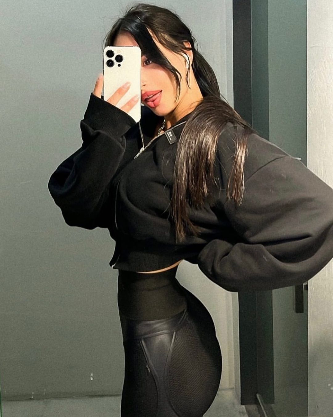 kossmosssanna in LOOKY. . null