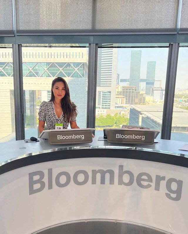 analyse_with_eunny в LOOKY. . BLOOMBERG!!!!