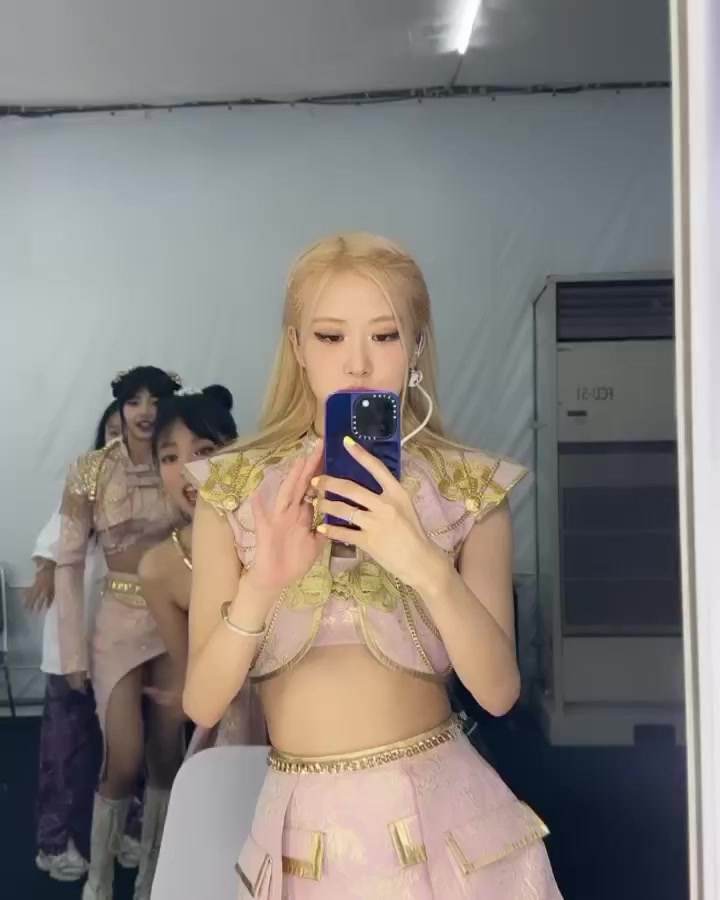 doniyorevna_09 in LOOKY. . null