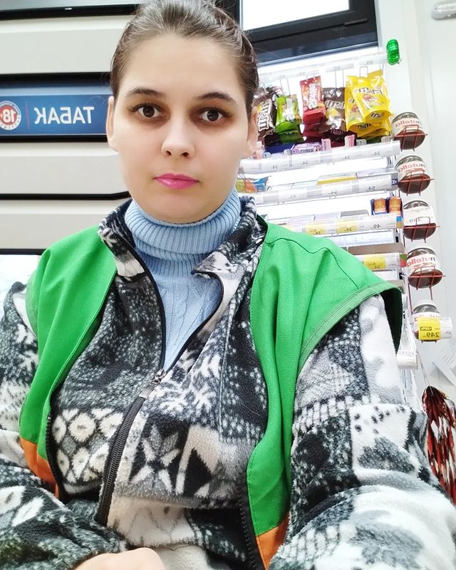 ekaterinahis2110 в LOOKY. . Работу работаю