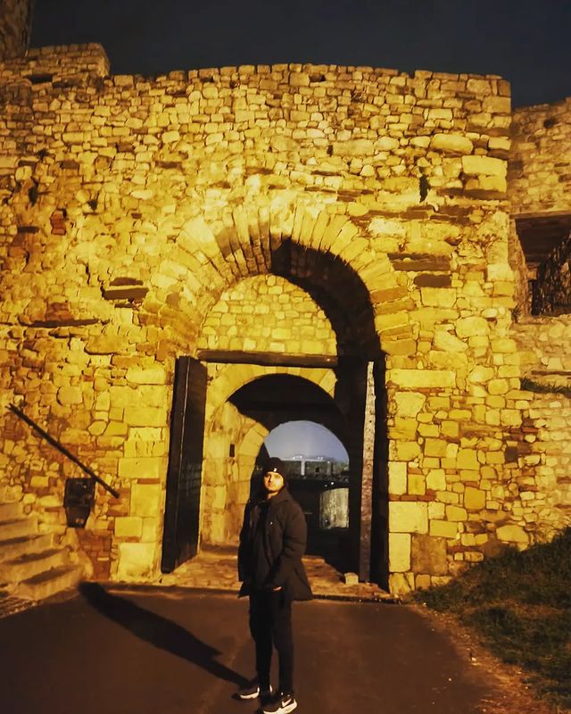 faysal_arf в LOOKY. #tourist,#winter,#winterfashion,#bdboys,#2023,#travel,#photooftheday,#belgrade,#serbia,#dhaka,#bangladesh. Belgrade Castle, Ser...