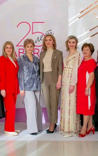 maria_iordanidy в LOOKY. . Директора Фаберлик.