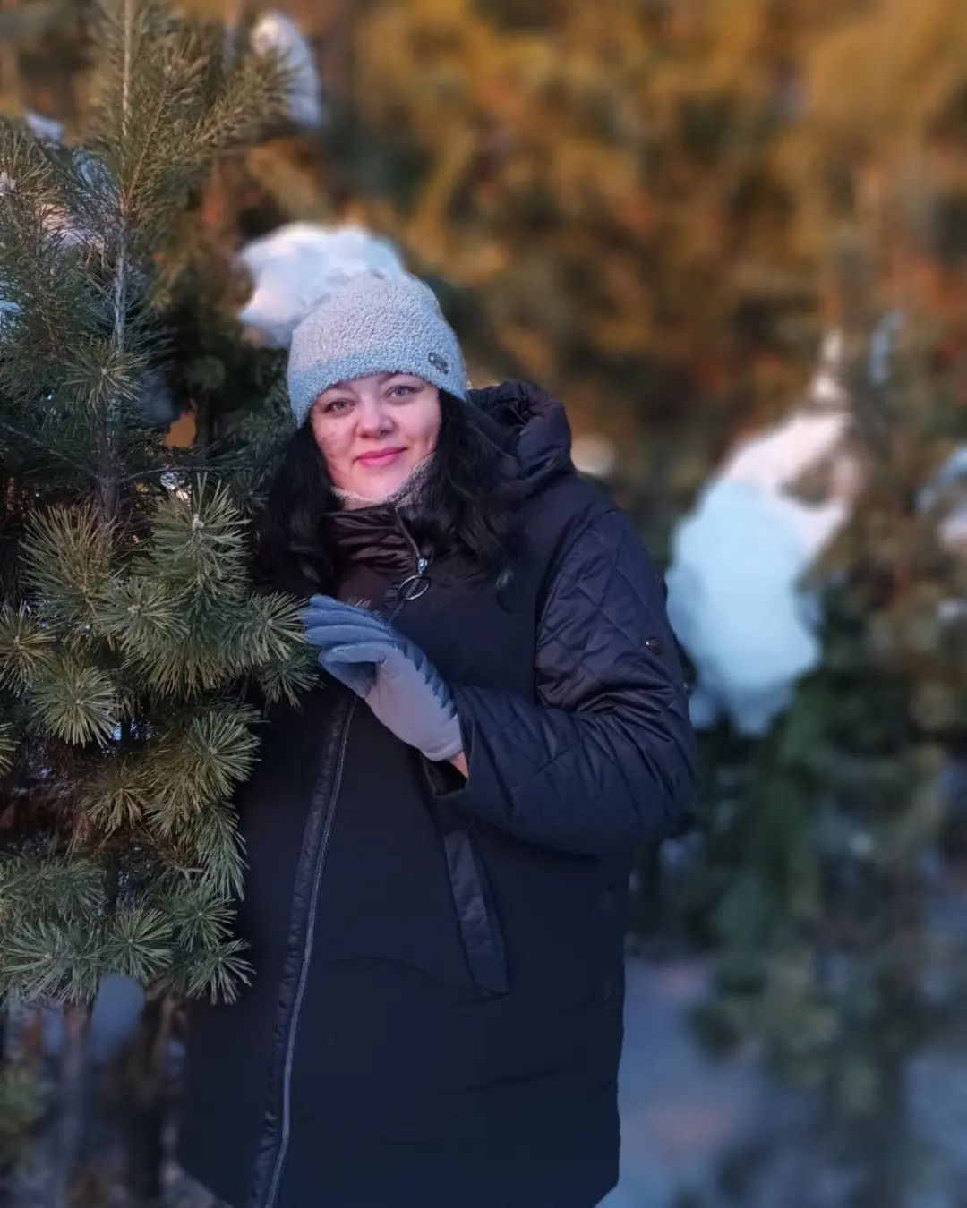 Зимнее настроение, картины маслом)) 
Скоро конец зимы... А ведь если чуток пофилософствовать то зима это единственное время года когда начинается с хорошего настроения (в предкушении нового года и что слякать наконец-то закончилась) и заканчивается зима тоже весельем. (Праздники да и вообще в предкушении весны... ) 
Но тут я на последних строчках начинаю сомневаться🤣🤣🤣 А как же весна? Это вообще любимое мной время года. Она прекрасна в любых её проявлениях. 
☀☀☀☀☀☀☀☀☀☀☀☀
Так вот, чтобы я не написала и чтобы не залезло в мою голову, девчули, будьте как весна! Желанными, долгожданными, теплыми и невероятными. И свежесть мыслей и глаза сияющих будут творить чудеса))) да не оставят вас равнодушные, да покорятся бездушные😜😁😁😁 красота спасет мир 🌏 и титьки🤣🤣🤣🤣🤣