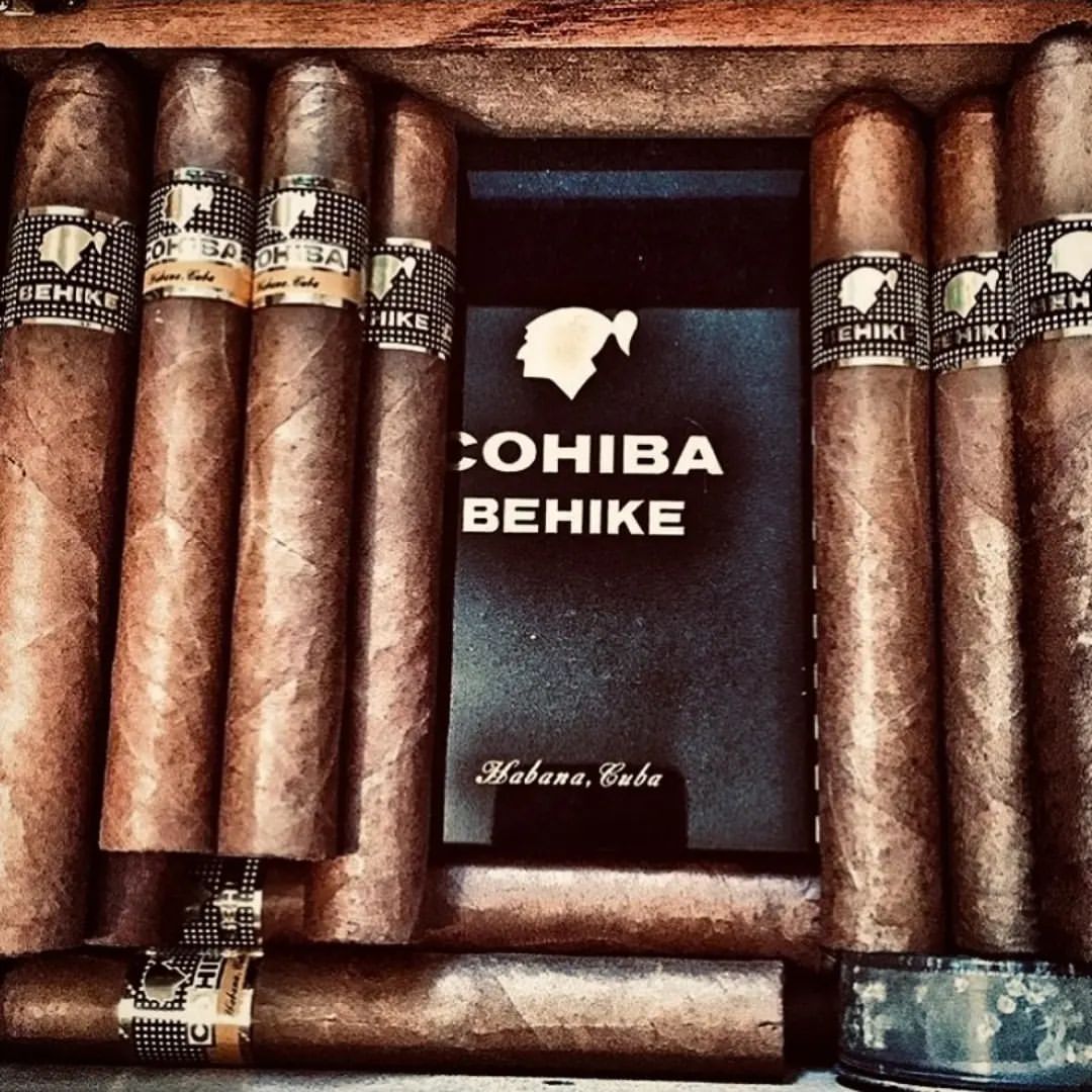 mohamad.hj.2026 in LOOKY. #cohibacigar,#سیگار,#سیگاربرگ. عاشقتم کوهیبا 🕶️🚬 ...
