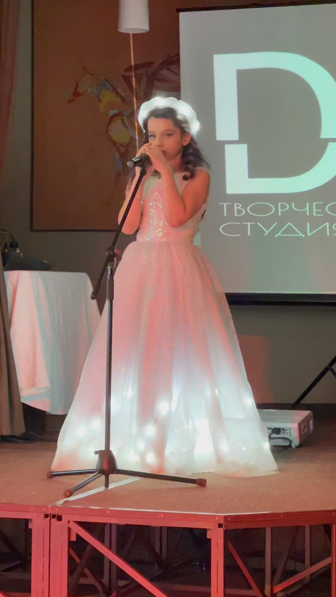 anastasiiarumeeva в LOOKY. #василиса,#василисаильинична,#артистка,#вокал,#голос,#певица,#отчетныйконцерт,#премьера. Василиса-Кометы (кав...