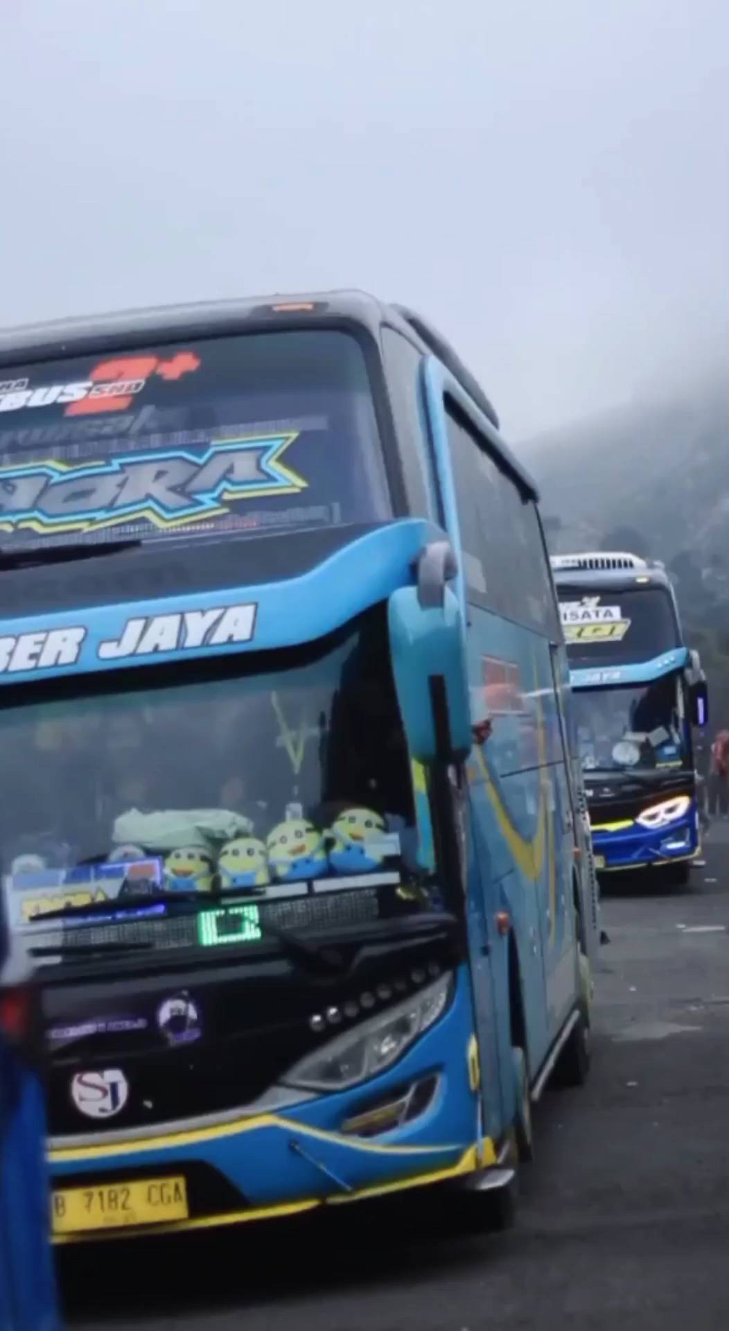 dezvelyzsky в LOOKY. #papandayan,#gunungpapandayan,#trippapandayan,#tripmania,#papandayan5november,#gamon,#rungkad,#busmania,#galeribusindonesia,#pariwisata,#healingvibes. Gamon papandayan😌

...