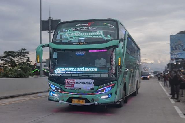 dezvelyzsky в LOOKY. #tripmania,#wayangwindu,#andromeda,#membasuri,#basuriv3,#ngoyodbus,#galerybus,#uweuwe. AndRomeda Gegerkeun ...
