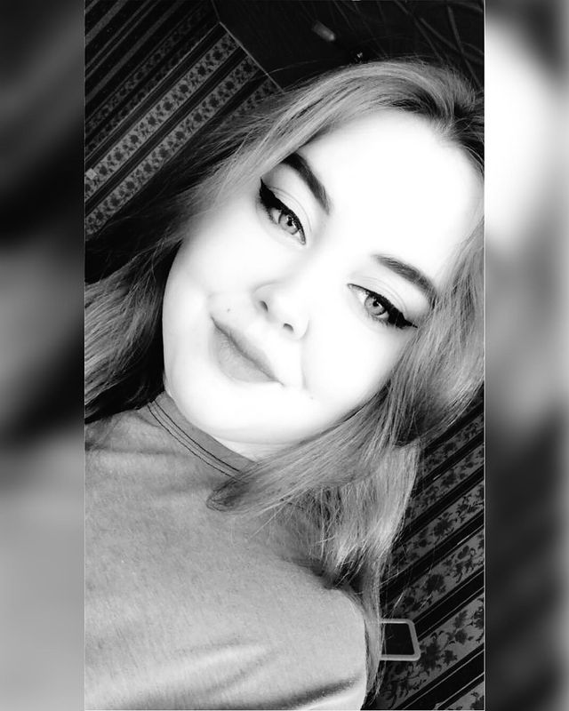 _d_a_r_i_a_vi в LOOKY. . 🖤🤍