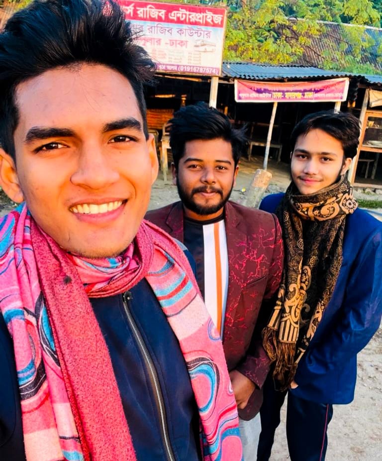 আস্তে- আস্তে হারিয়ে যাচ্ছে প্রিয় মানুষগুলো।

– হে আল্লাহ আপনি আমাদের ক্ষমা কর দেন।

Elma Mehezarin