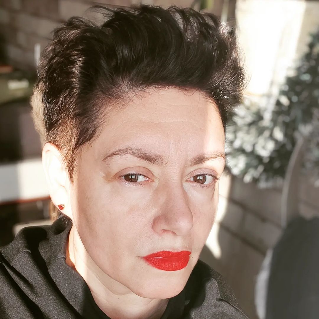 КИШЕЧНИК - ВСЕМУ ГОЛОВА

Вы знали, что 80% всех заболеваний можно вылечить или улучшить их течение, восстановив работу пищеварительной системы?

Как бы полезно мы не питались, если кишечник «захламлён», необходимые нутриенты из пищи просто не будут усваиваться. Именно поэтому люди могут питаться правильно и сбаланстрованно и при этом иметь проблемы со здоровьем. 
Все идёт от состояния ЖКТ!

Есть и внешние проявления, по которым сразу видно, что кишечник уже не справляется:

 1. Высыпания на коже
 2. Нерегулярный стул 
 3. Неприятный запах изо рта и от тела
 4. Изжога, отрыжка, метеоризм 
 5. Пищевая аллергия

Если у вас есть хоть один из перечисленных пунктов - это крик кишечника о помощи... 

Что делать? 
В первую очередь мягко очистить свой ЖКТ с помощью безопасного детокса. 

Благодаря комплексу растительных экстрактов и пищевых волокон Greenflash Detox Colon очищает кишечник, выводит из организма накопившиеся шлаки и токсины, способствует нормализации микрофлоры. Такое воздействие помогает оптимизировать работу пищеварительной системы и улучшить сопротивляемость бактериям 💚

Подробнее у меня в сторис 🌱