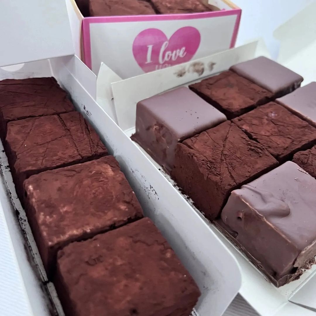 Вернуться в детство- ЛЕГКО!🍭

Кто из нас не кушал в детстве эти прекрасные конфетки - птичье молоко!

☝️ТЕПЕРЬ- ЭТОТ ВКУС ДЕТСТВА ЕСТЬ В ПРОДАЖЕ!🔥

Наивкуснейшие,нежные конфетки домашнего производства🥰

ЦЕНА(на момент публикации):

120р/штучка
! Заказ от 4шт !

Заказать всю эту красоту можно 
По ☎️ 89082378852
Или написав в сообщество 
https://vk.com/sharoomnn

#торт #тортназаказ #тортвнижнем #нижнийновгород #эскимо #трайфлы #шокобомба #птичьемолоко #конфеты #домашняякондитерская #сдоставкой #24/7
#праздникнн