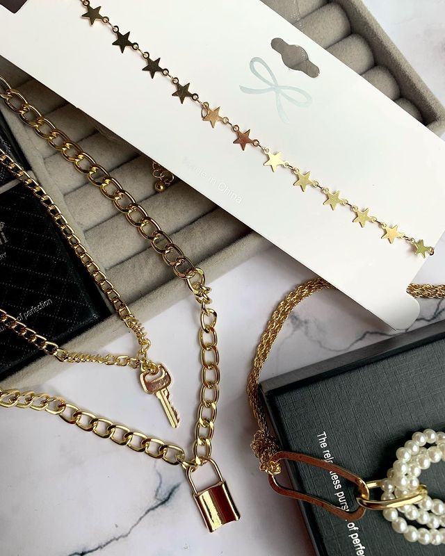 julia_fashion_bizhy in LOOKY. #цепь,#тренд2023,#жемчужнаянить,#цепьизжемчуга,#цепочка,#жемчужина,#жемчугбарокко,#гвоздики,#бижутерия,#бижу,#металлическаяцепочка,#пятигорск,#цепьнашею,#цепьметалл,#бижутерияпятигорск,#сердце,#украшенияJF,#цепь,#цепочка,#чокер. Готовимся к яркой ве...