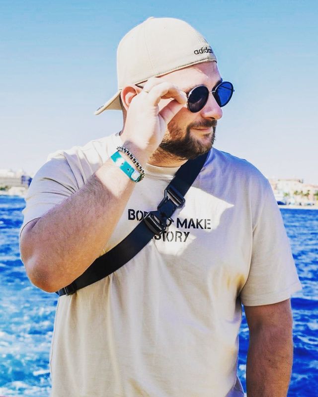 dmitriisamoilov в LOOKY. . null