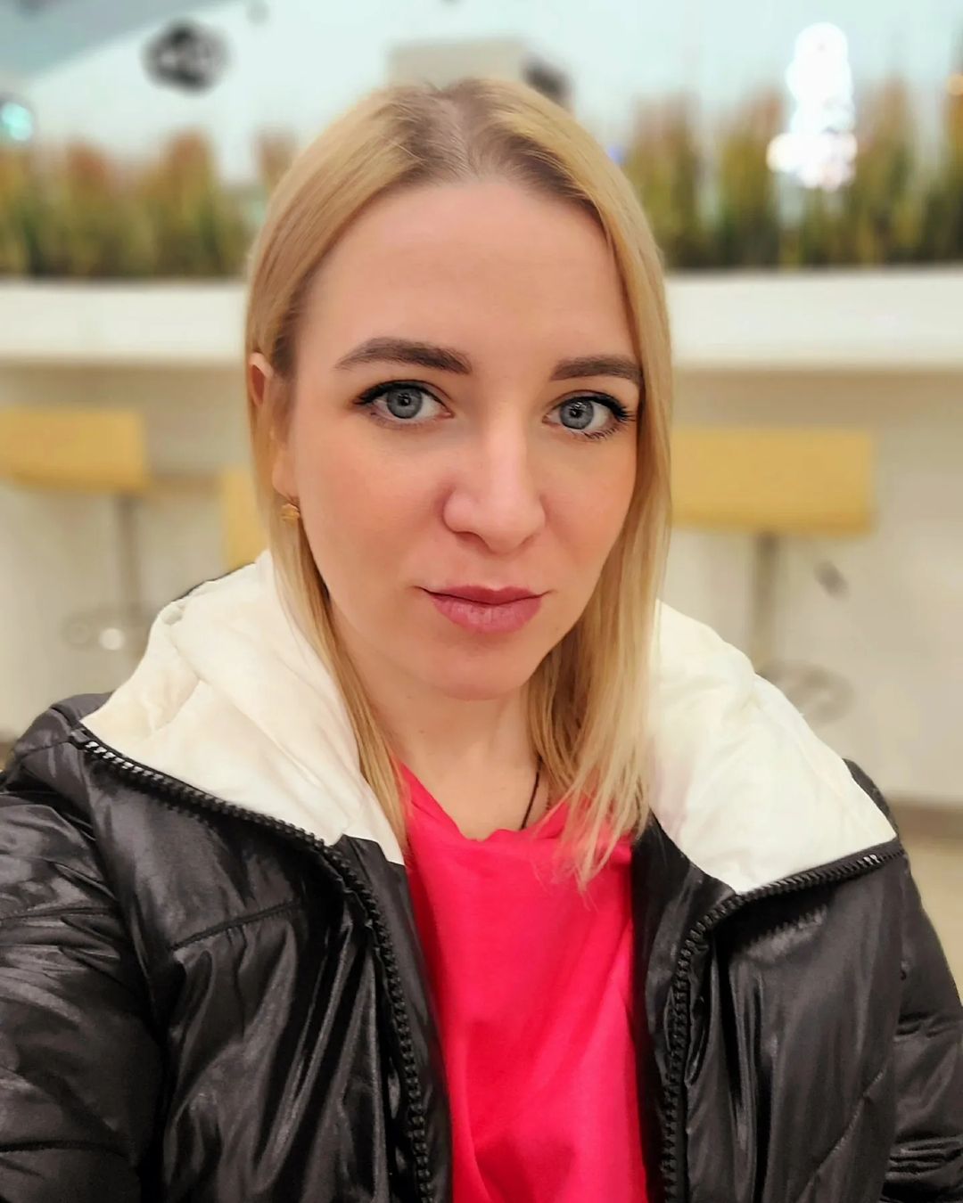 marinazolotyh92 в LOOKY — — Когда снег растает, во что он превратится? 
— Разумеется, 