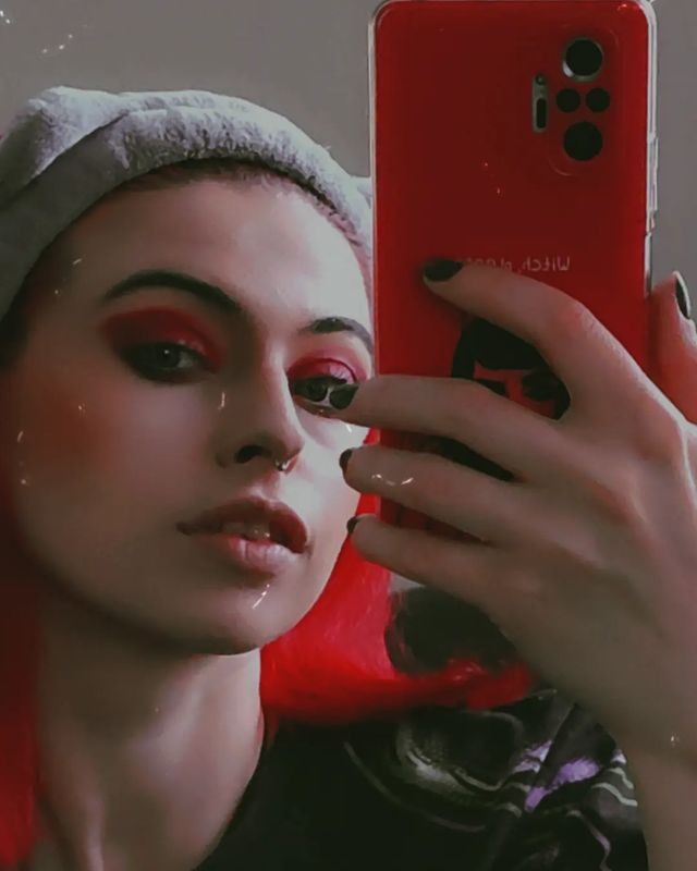 vikichaos в LOOKY. . 😼