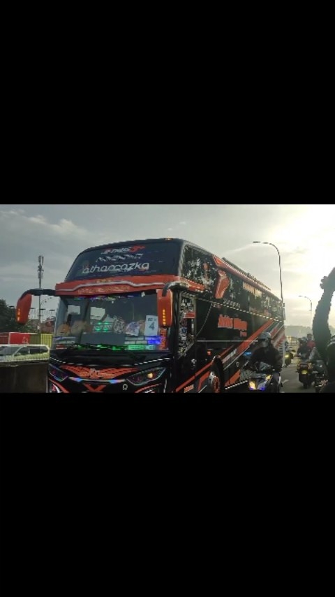 dezvelyzsky в LOOKY. #awt,#atharazka,#tamanminiindonesiaindah,#cctvjatiwaringin,#buslovers,#galerybus,#maniabus,#basuriv3,#corongatas,#azhkawijayatrans,#telolet. Atharazka 😍

Taman ...