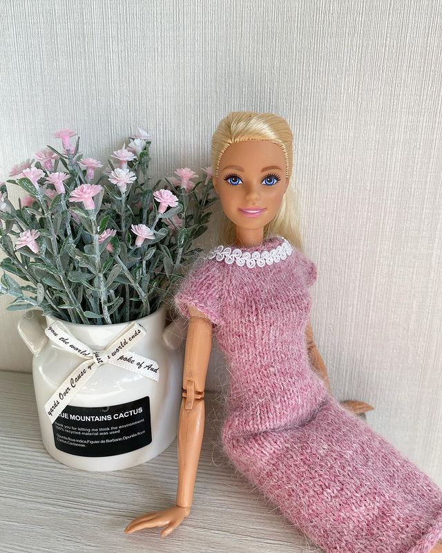 takoe_hobbi в LOOKY. #одеждадлябарби,#платьедлябарби,#моёхобби,#барбистайл,#барбимода,#барбимодель,#платьедлякуклы,#пухнорки,#остаткивдело,#веснапришла,#вязаноеплатье,#своимируками,#платьеспицами,#вязаноеплатьедлякуклы,#barbie,#barbiedoll,#barbiestyle,#barbiegirl,#barbiefashion,#barbiedress,#barbiephoto,#dressfordoll,#dressforbarbie,#barbielook,#barbiecollection,#instadoll,#loveknitting,#loveknit,#myhobby,#handmade. Эмма дождалась солны...